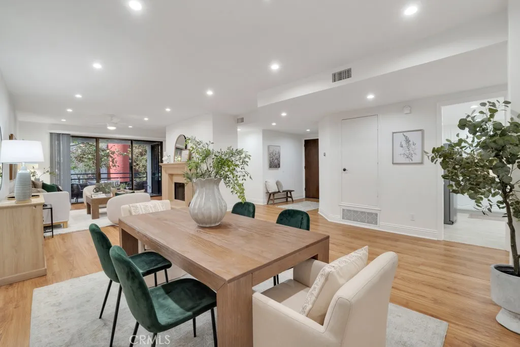 4792 Park Encino Lane Unit 102 — photo