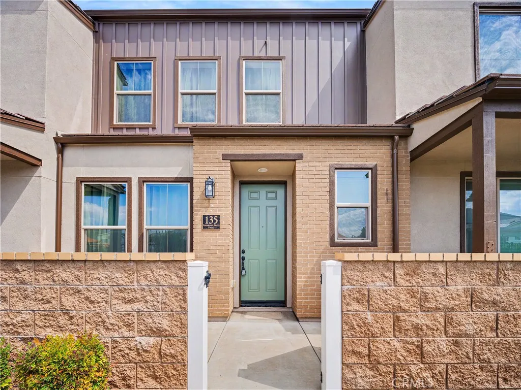 135 Farmhouse Drive Unit 3 — photo