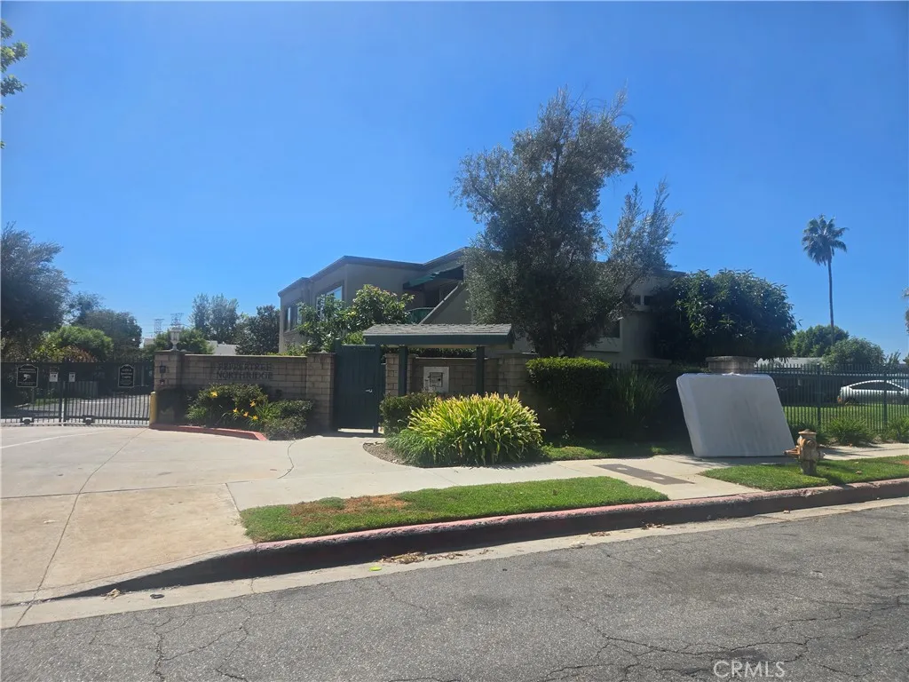 18506 Mayall — photo