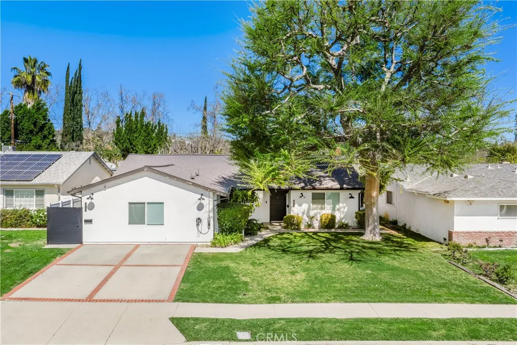 24131 Kittridge — photo