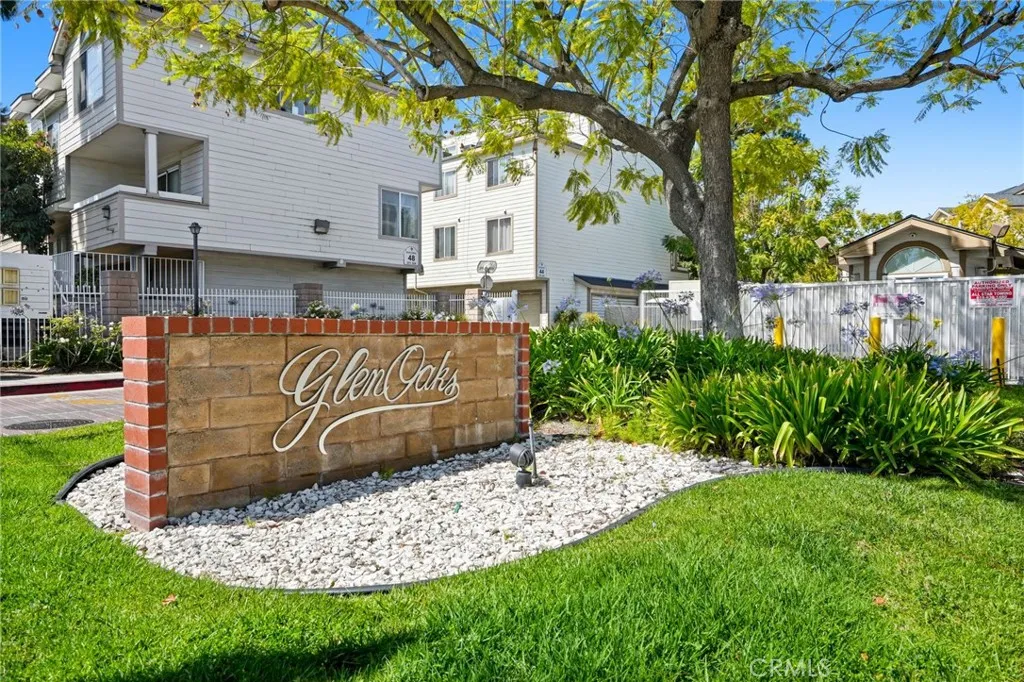 11150 Glenoaks Unit 282 — photo