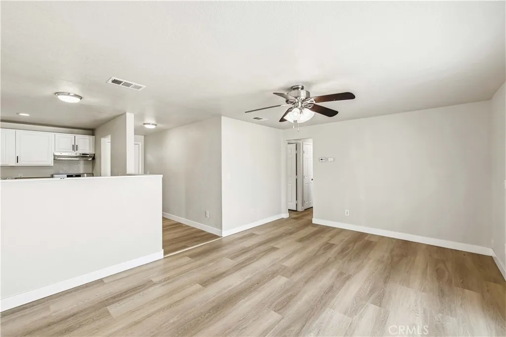 343 E Lingard Street, Lancaster, CA 93535 — photo 2