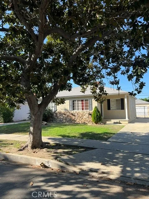 14601 Huston Street — photo
