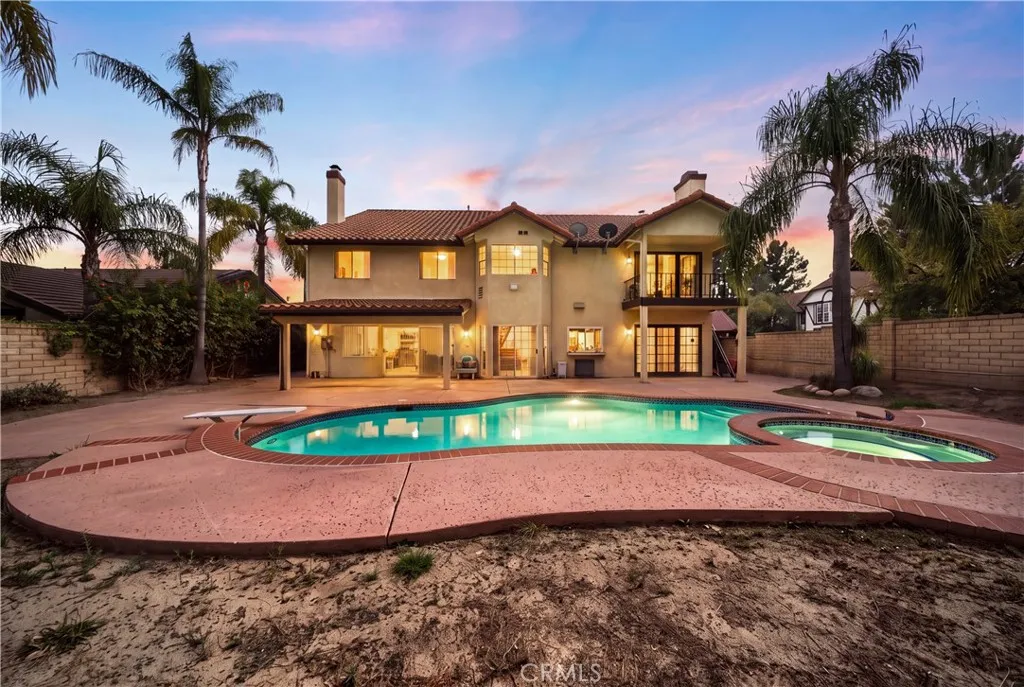18401 Charlton Lane — photo