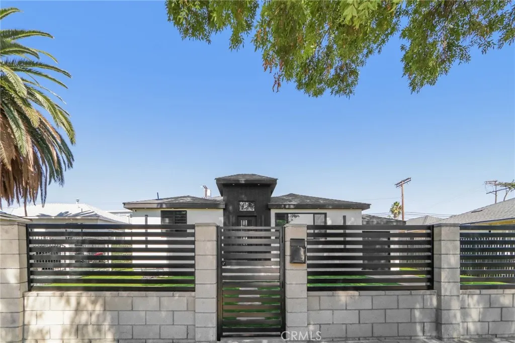 14235 Burton — photo