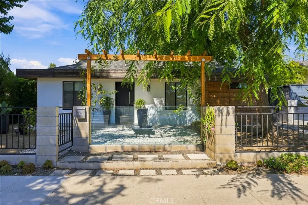 17417 Sherman Way — photo