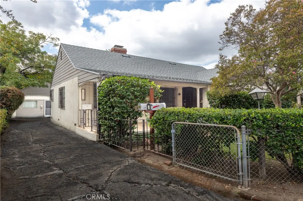14738 Magnolia Boulevard — photo