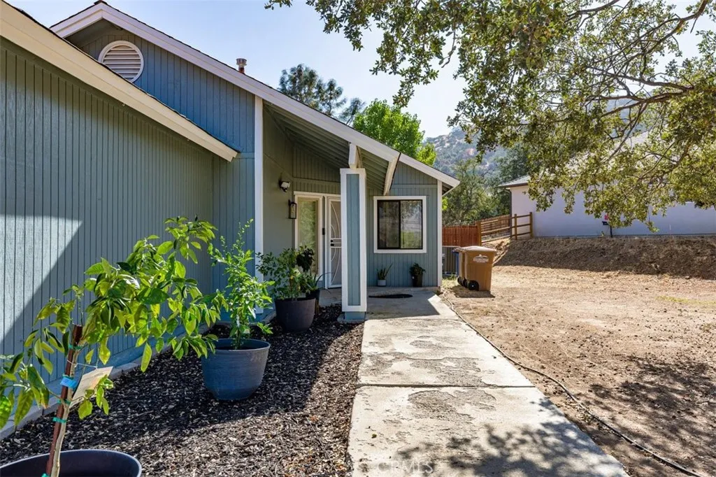 21424 Mountain, Tehachapi, CA 93561 — photo 2
