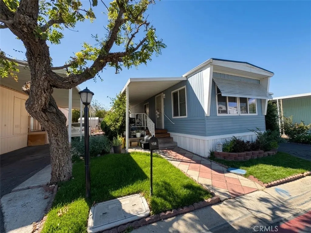27361 Sierra Highway #158 — photo