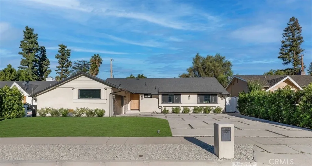 5722 Le Sage Avenue — photo