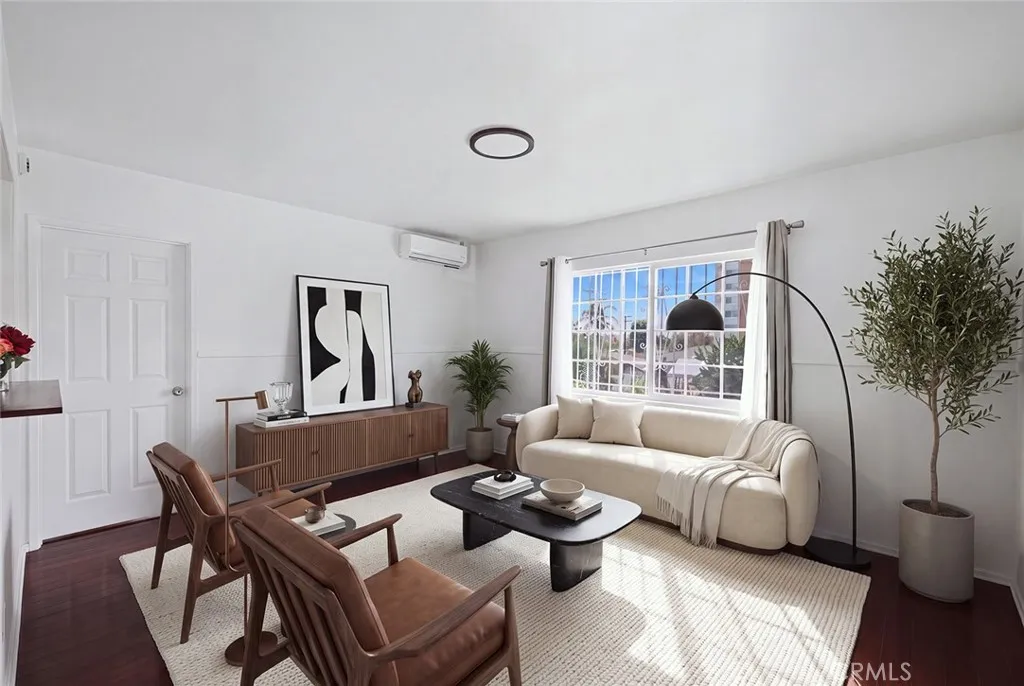 330 W Laurel Street Unit D — photo