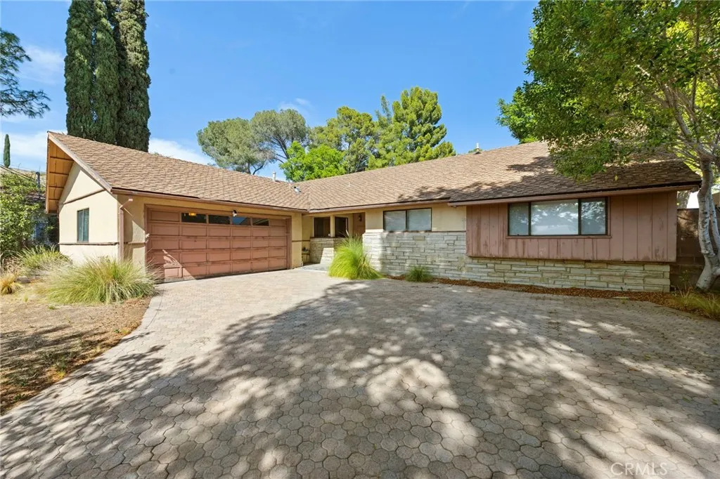 12324 Woodley — photo