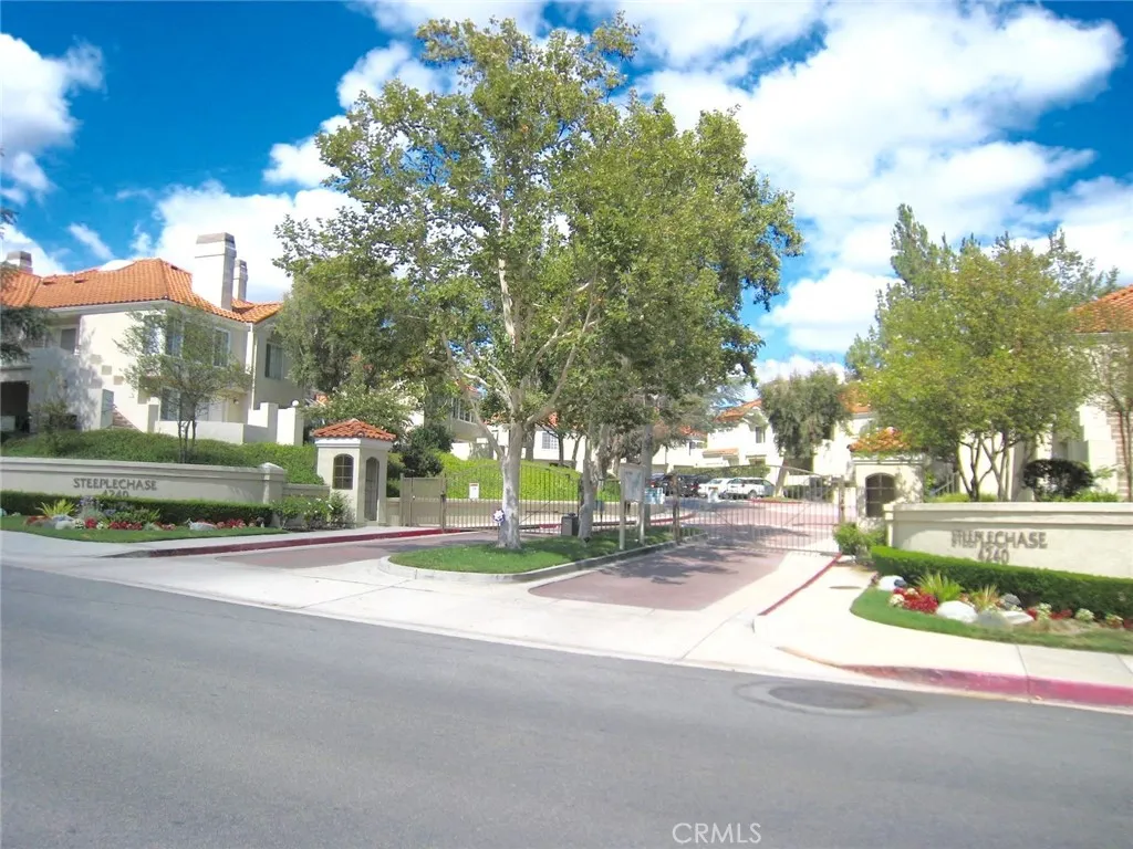 4240 Lost Hills Unit 603 — photo
