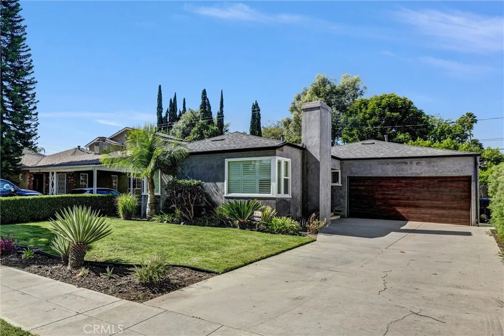 425 N Griffith Park — photo