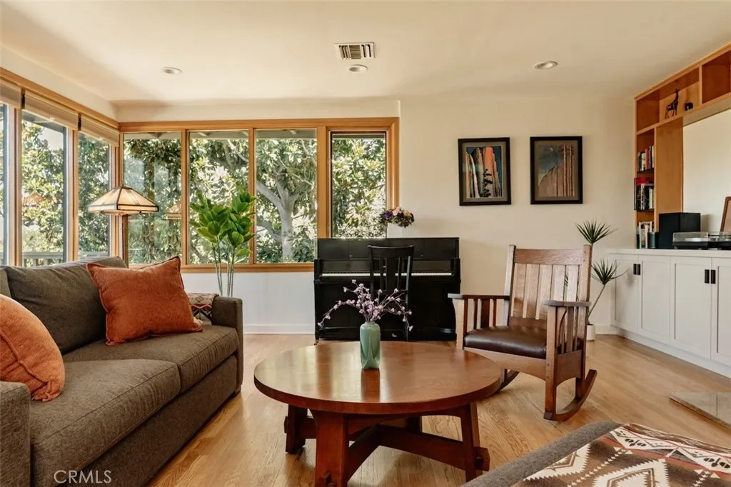 13201 Cheltenham — photo