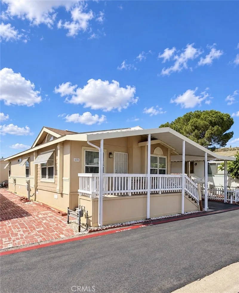 18323 Soledad Canyon Unit 17 — photo