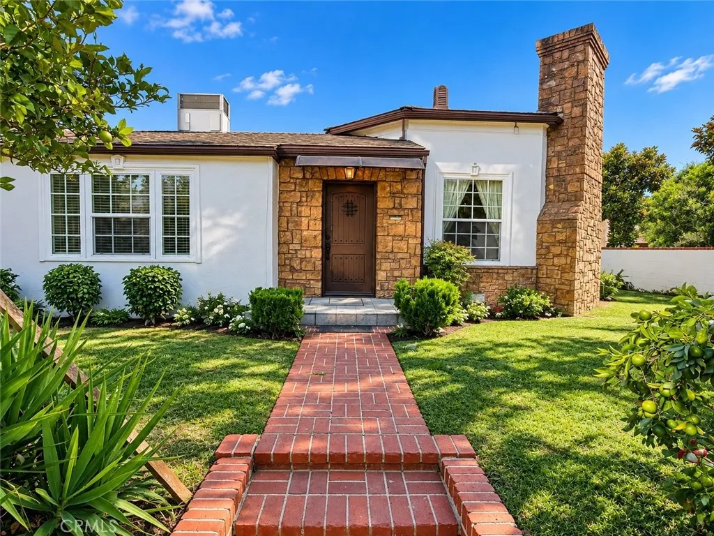3781 Laurel Canyon — photo
