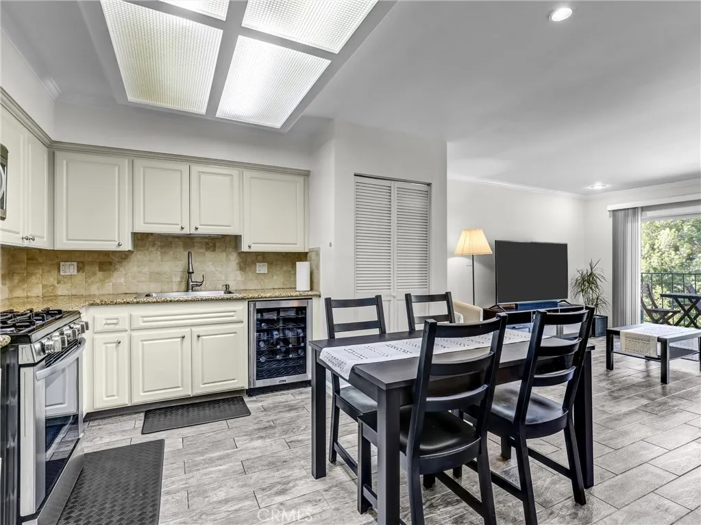 500 E Jackson Place East Unit 302 — photo