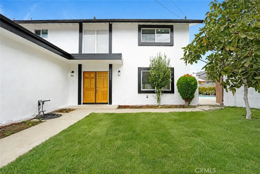 13260 Winfield — photo