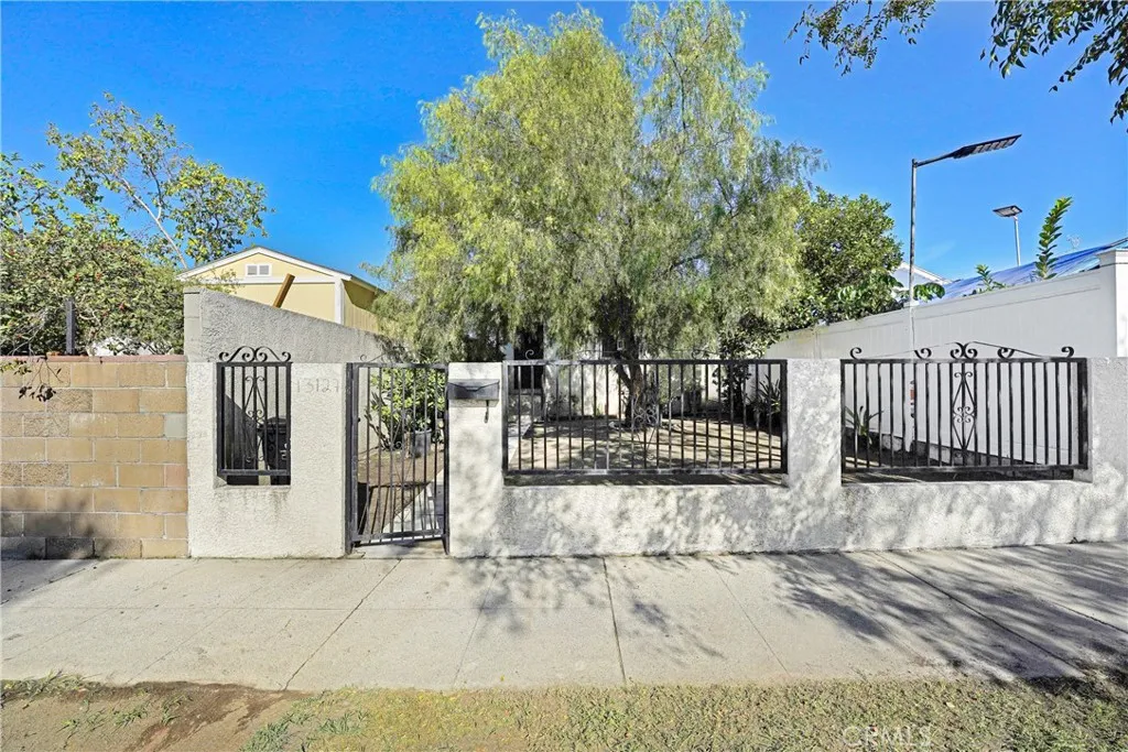 13127 Pinney Street — photo