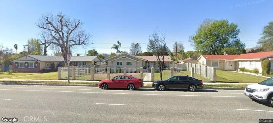 8105 Fallbrook — photo