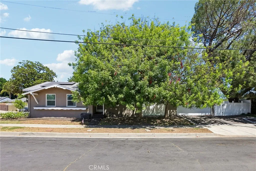 6616 Yolanda Avenue — photo