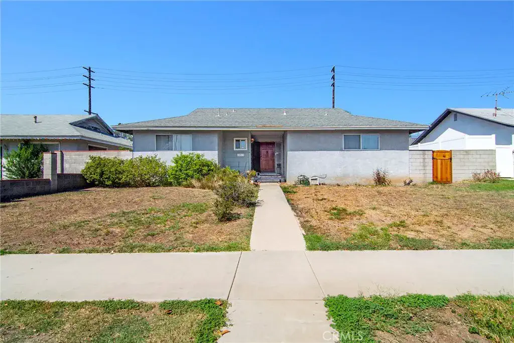 Ysl Marca 14913 Hubbard, Sylmar, CA 91342 | Realty.com