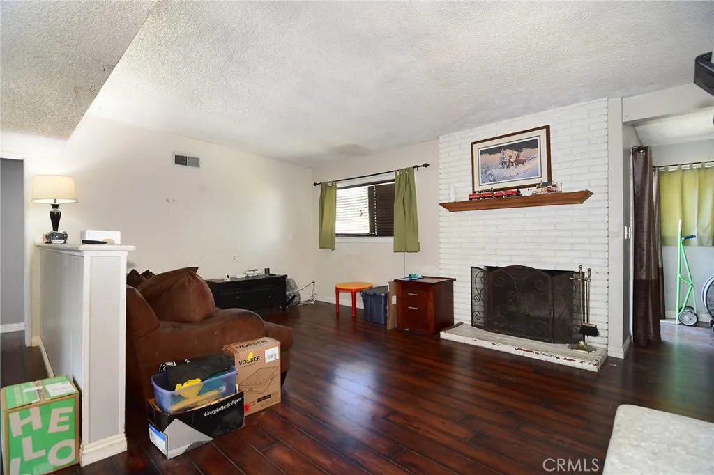 14913 Hubbard, Sylmar, CA 91342 | Realty.com