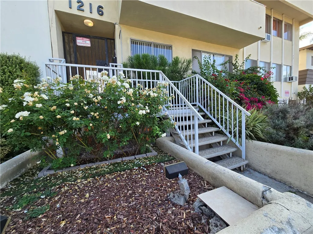 1216 N Formosa North Unit 3 — photo