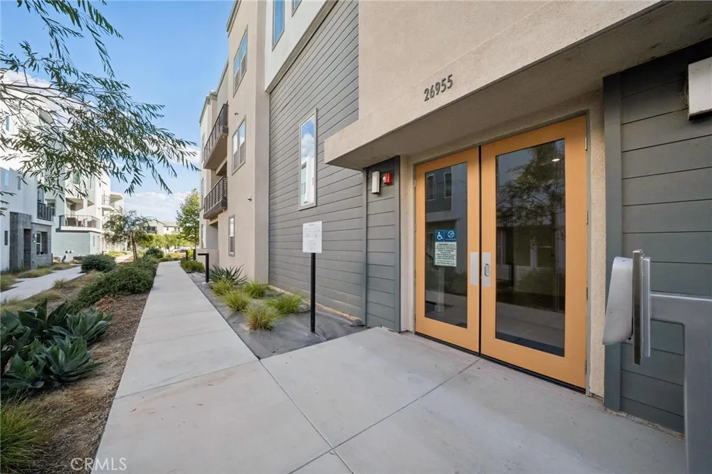 26955 Prospector Road Unit 201 — photo