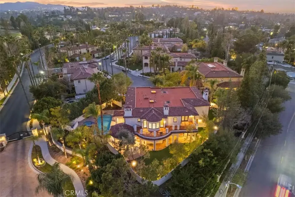 5010 Serena — photo