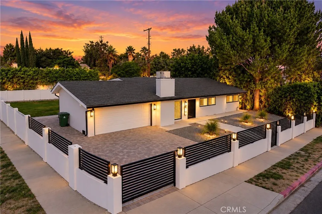 12182 Bradford — photo