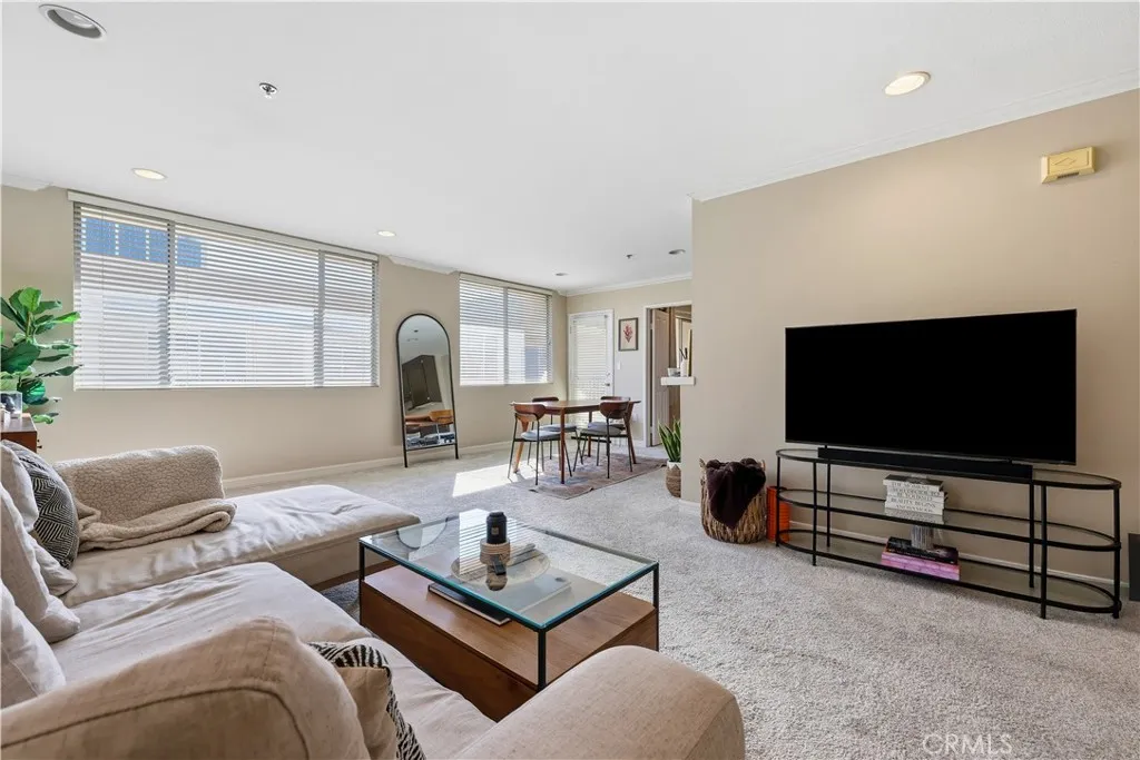 4501 Cedros Avenue Unit 330 — photo