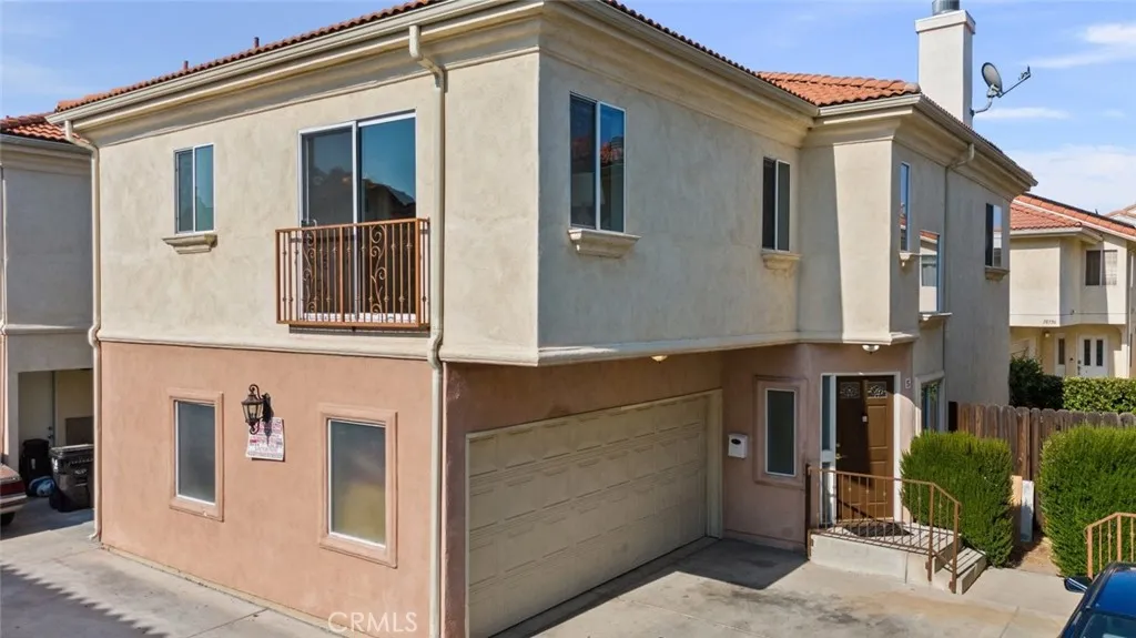 18340 Keswick Street Unit 5 — photo