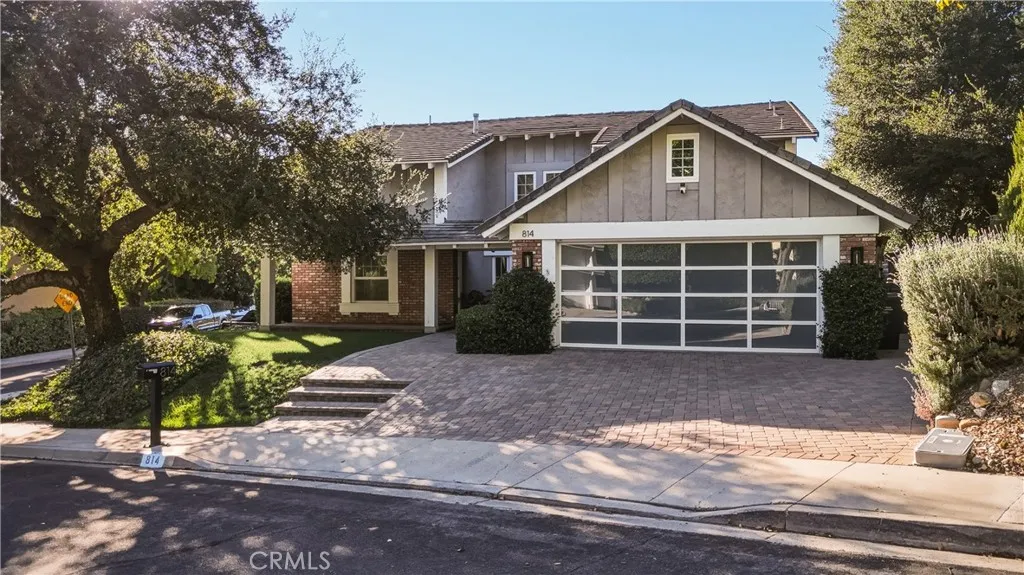814 Rim Crest Drive — photo