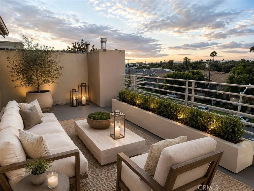 13440 Moorpark Street Unit 101 — photo
