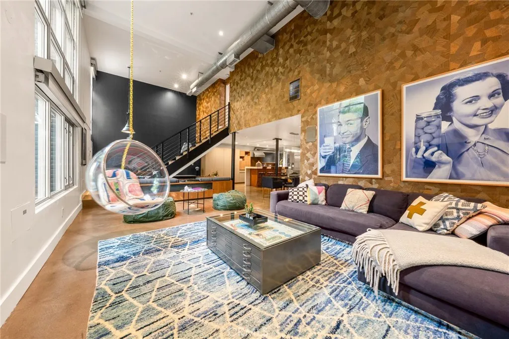 1037 N Laurel Avenue Unit 11B — photo