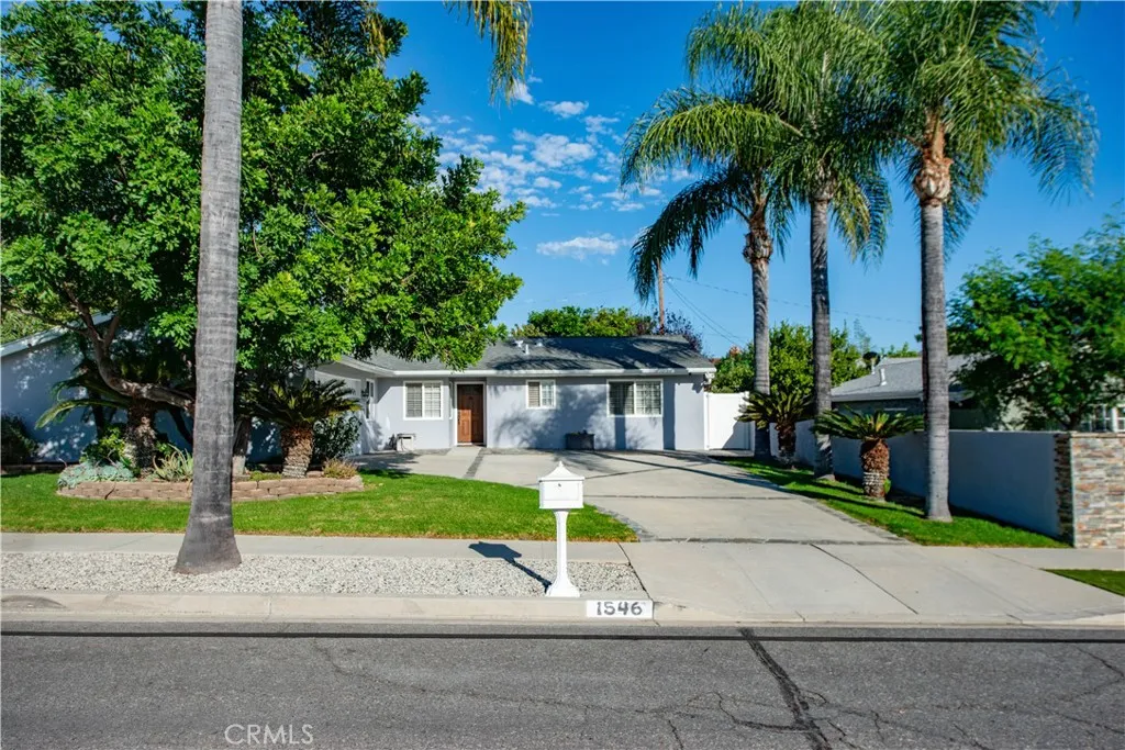 1546 Deodora Street — photo