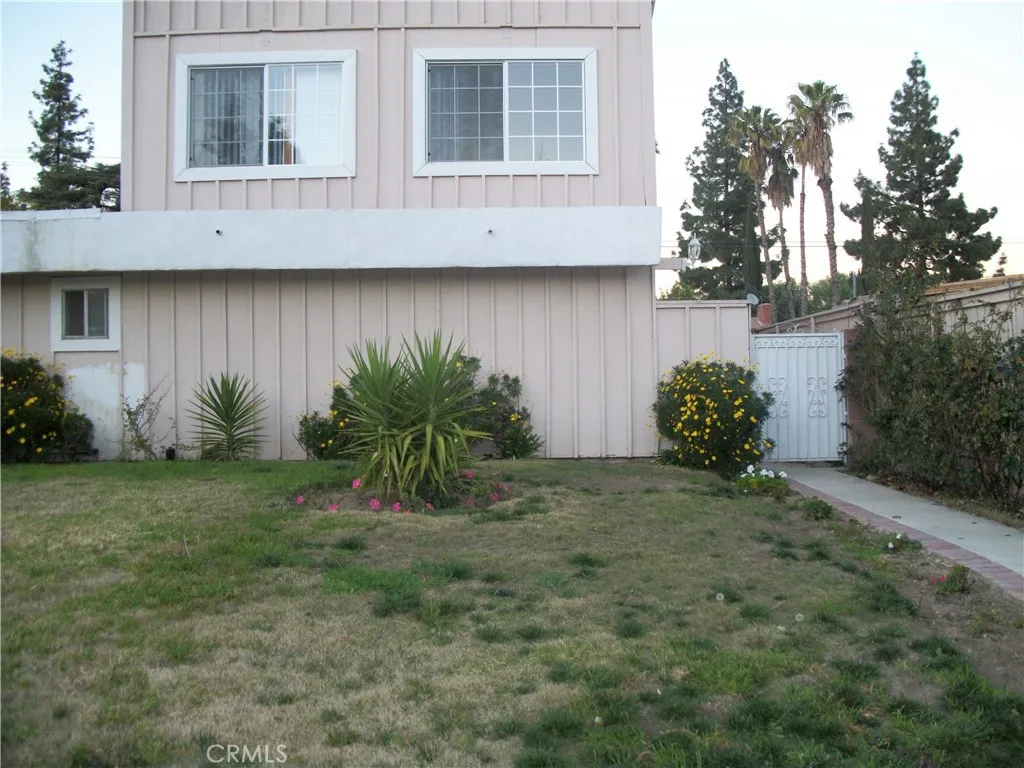 17537 17537 Tuba St. — photo