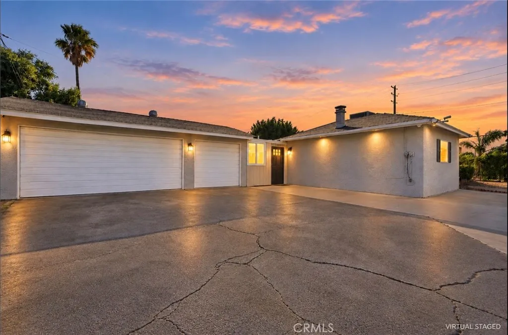 13532 Pierce St — photo