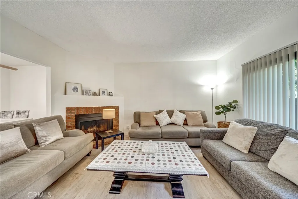 15053 Sherman Way Unit C — photo