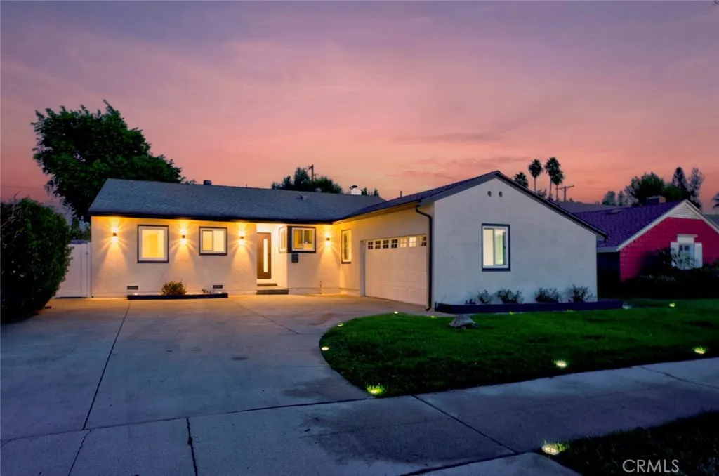 7044 Oakdale — photo
