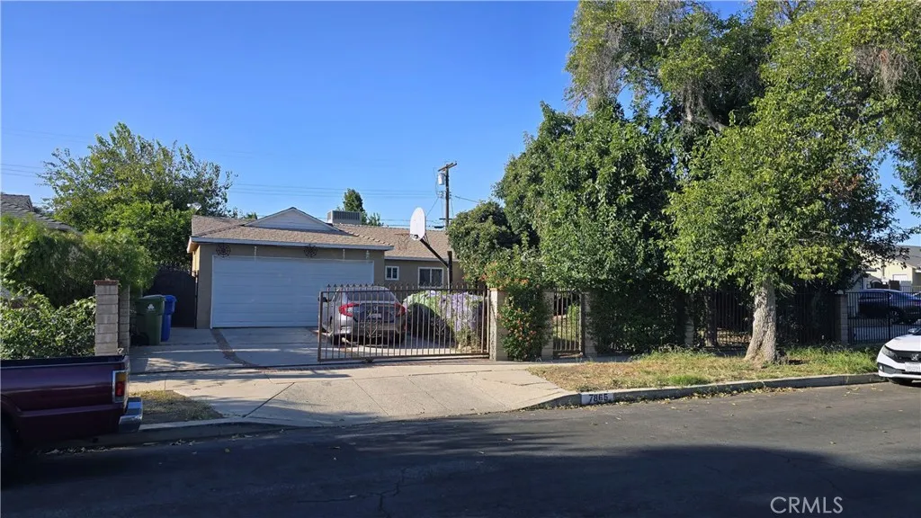 7865 Jamieson — photo