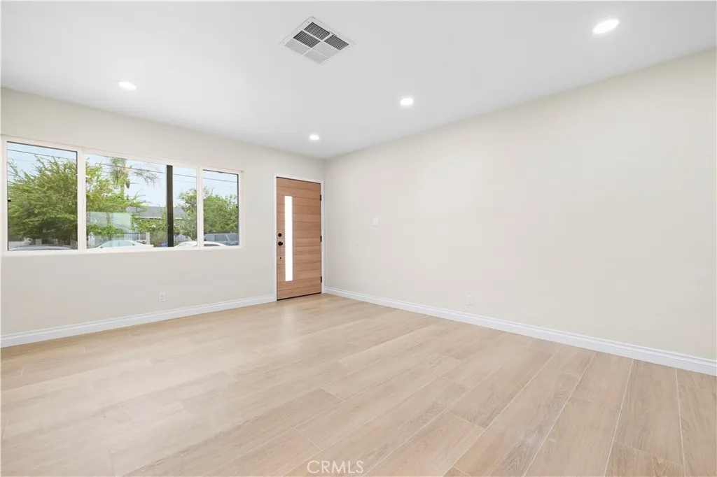 12978 Kamloops Street — photo