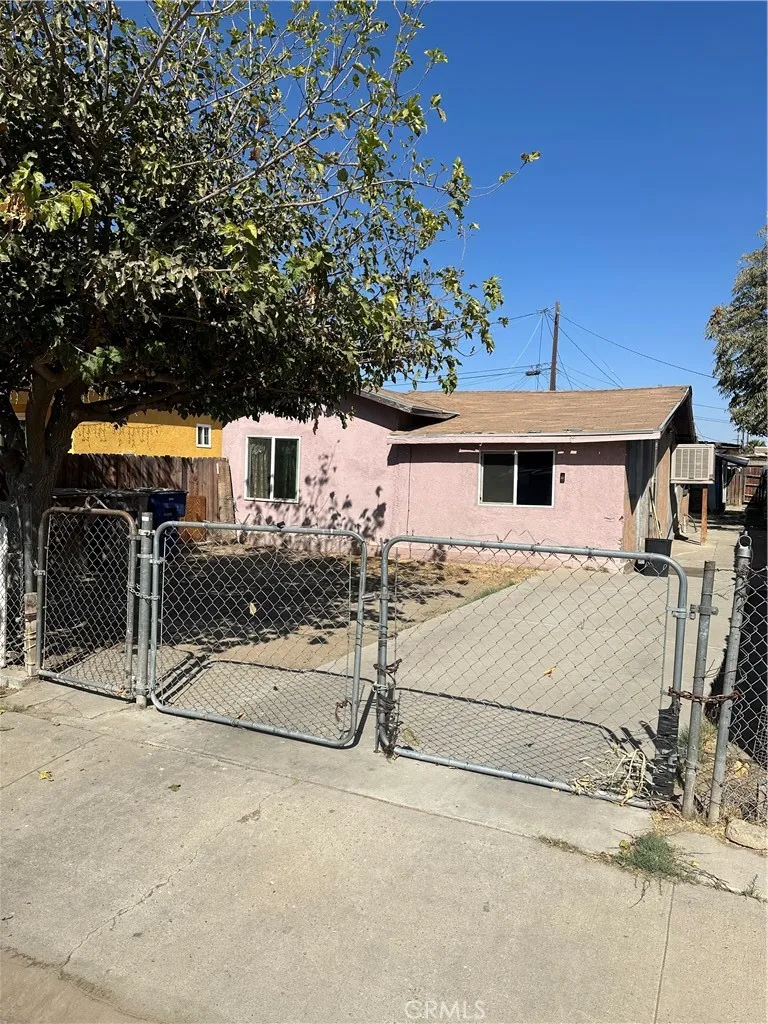 226 E 7th, Bakersfield, CA 93307 — photo 2