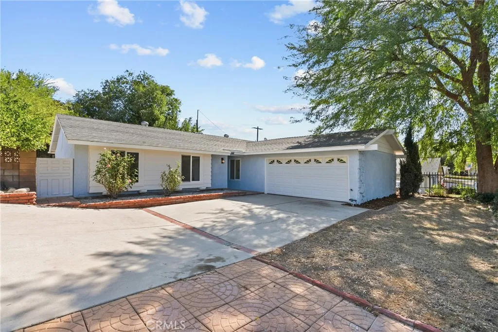 24716 Fain — photo