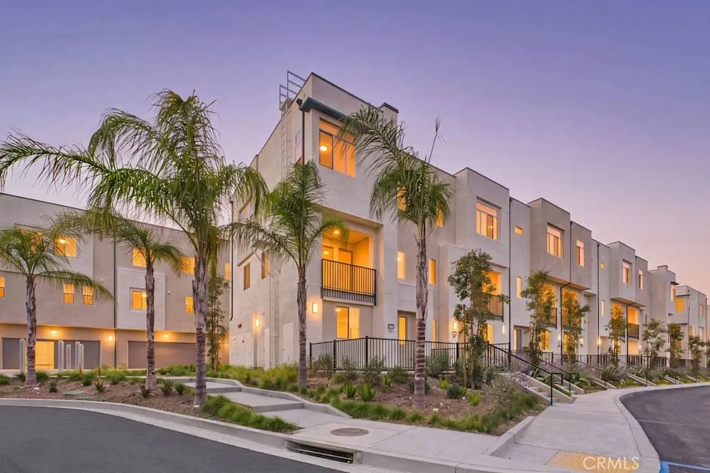 16261 W. San Fernando Mission Blvd Unit 1 — photo