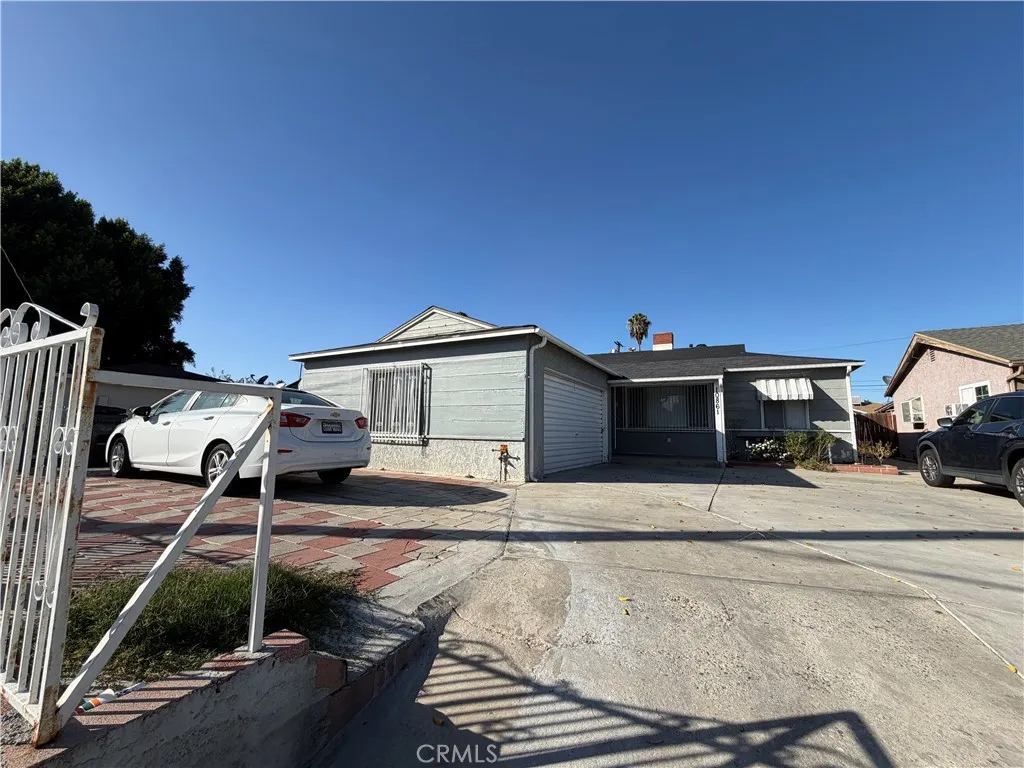 10861 Saticoy — photo