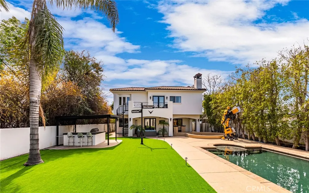 23123 Oxnard — photo