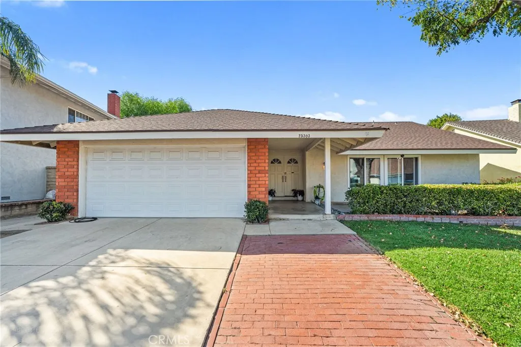 25303 Via Calinda — photo